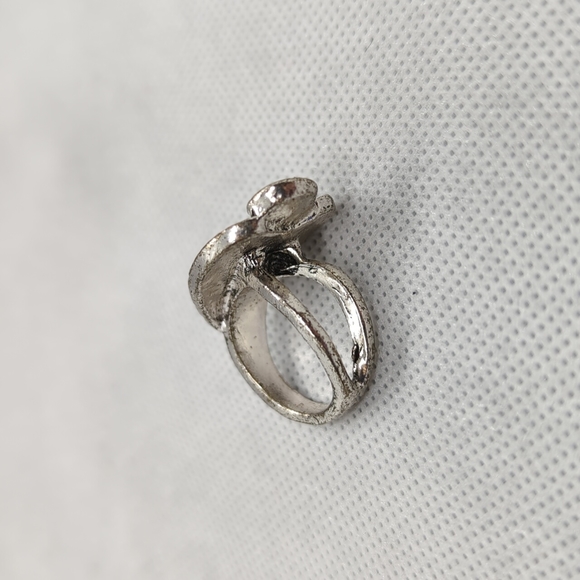 Swirly leaf ring 💍 - Picture 6 of 8